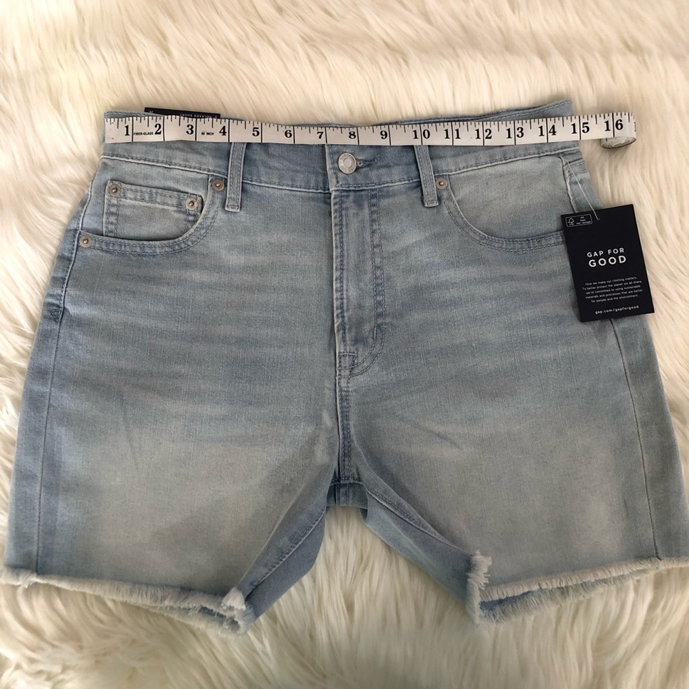 Gap Denim Stretch Mid Rise 5” Raw Hem Shorts NWT - Picture 5 of 8